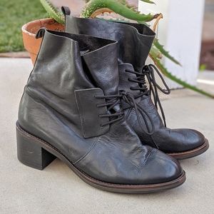 Chaussure Lapin Lace Up Leather Block Heel Boots